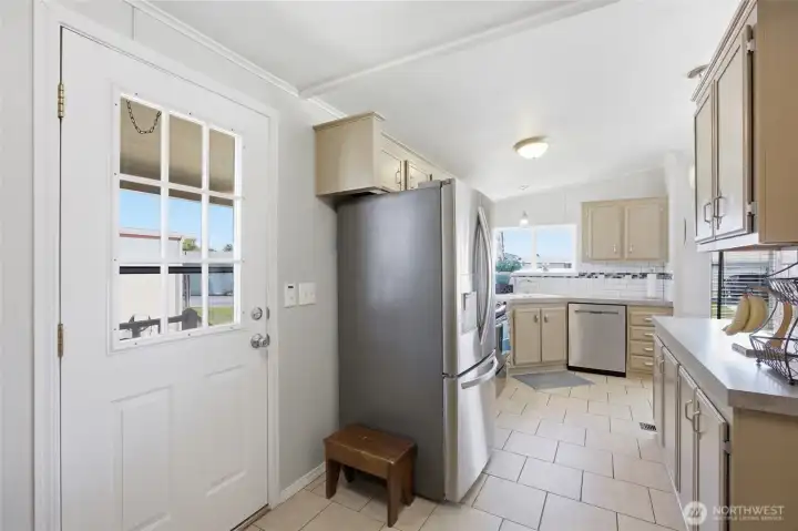 back door to kitchen
