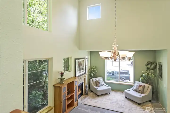 Soaring 2-story ceiling with clerestory windows.