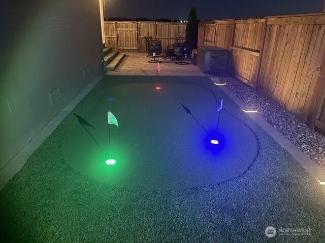 Custom lighting for putting at all hours Custom lighting for putting at all hours