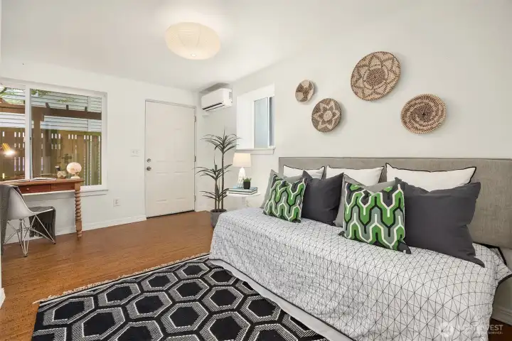 Flexible office/bedroom with exterior access