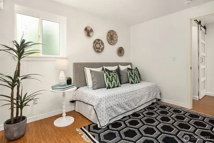 Flexible office/bedroom with exterior access