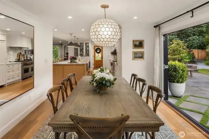 Easy access to the kitchen allows for effortless entertaining. Easy access to the kitchen allows for effortless entertaining.