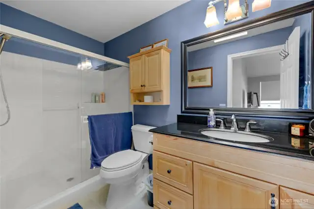 Primary En-Suite Bath