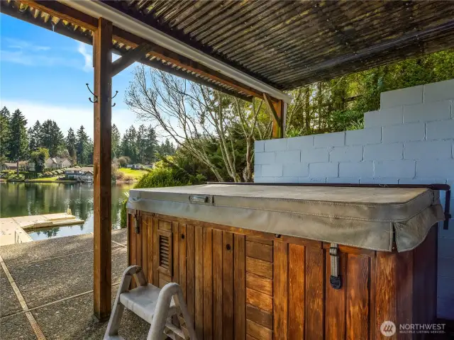Hot tub under the decking on the lower patio