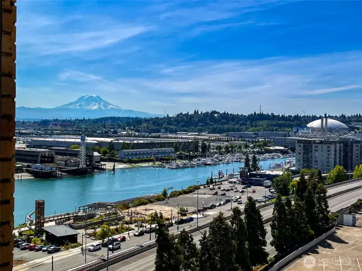 Mt Rainier and Tacoma dome