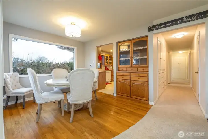 dining/hallway to bedrooms/kitchen