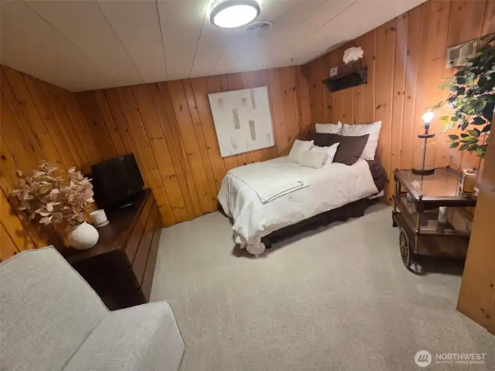 downstairs bedroom 2