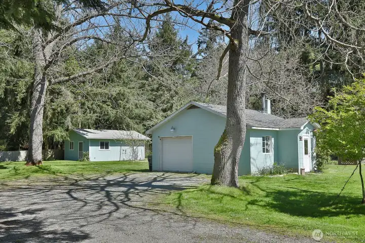 detached garage/shop and guest house