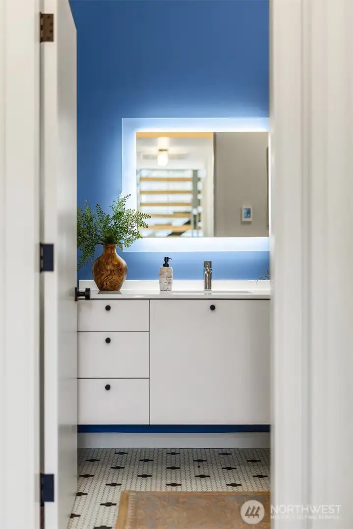 The shared bathroom for the second and third bedrooms.