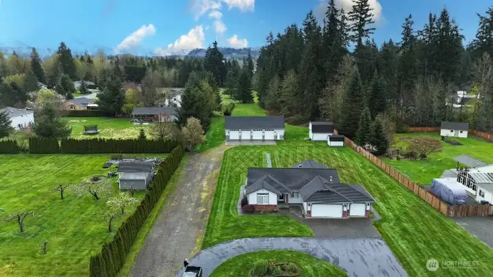 Circle driveway makes it nice.