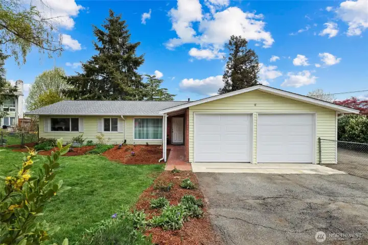 Showing off the NEW garage doors!