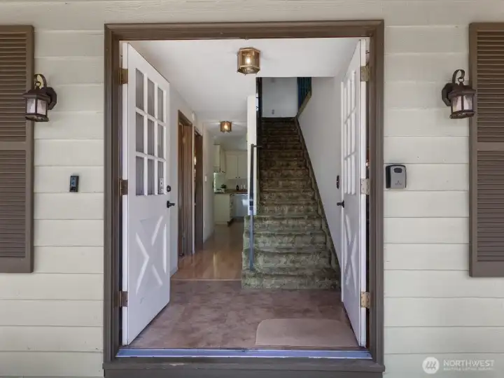 Love the double doors. Classy!