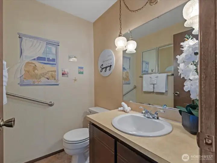 1/4 bath on main