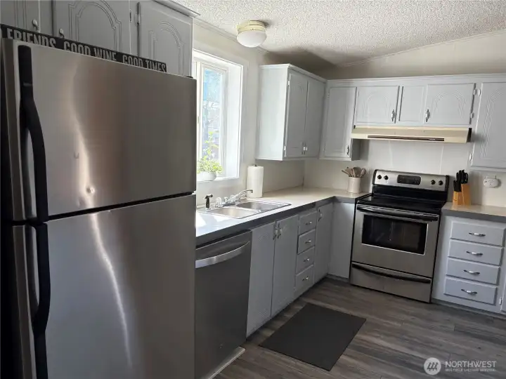 Big kitchen, newly remodeled lots of cabinets.