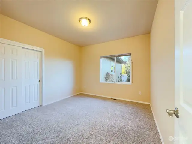 Guest bedroom