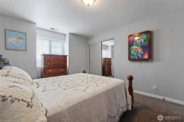 Guest bedroom 1