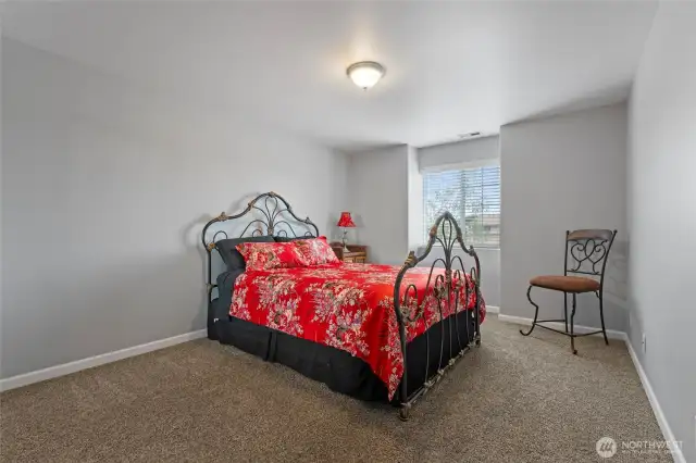 Guest bedroom 2
