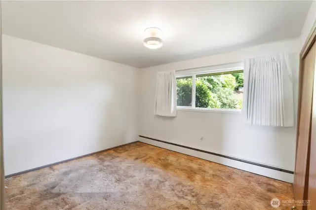 Upstairs bedroom 2