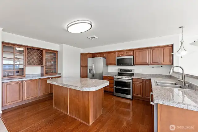 Tons of Cabinet and Counter Space