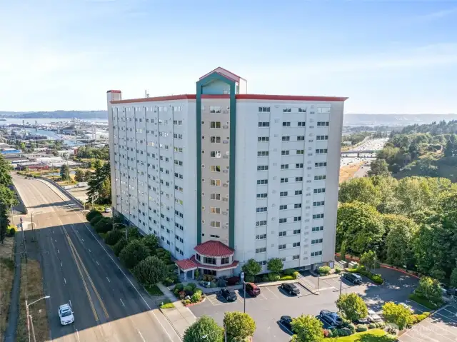 Welcome to Pacific Tower Condos
