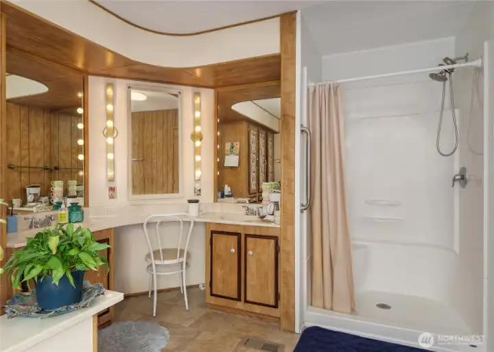 primary en suite