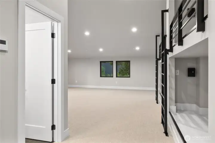 Oversized bonus room with bunk beds