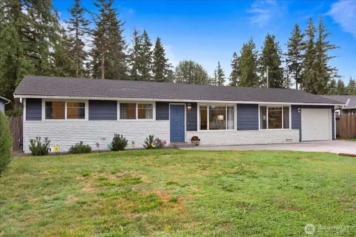 Rambler sets beautifully on this large lot!