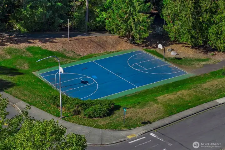 Community park across the street behind the home.