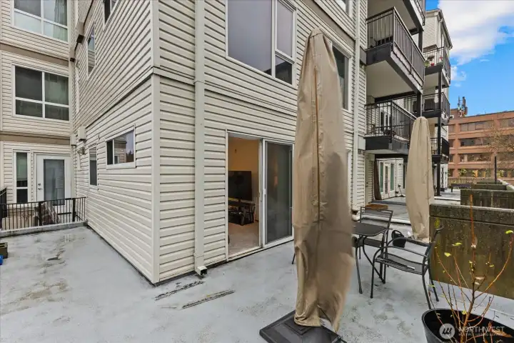 200+ Sq Ft Wraparound Patio