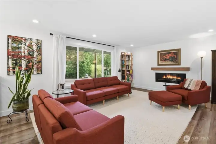 Completely remodelled 3 years ago and looks like new.