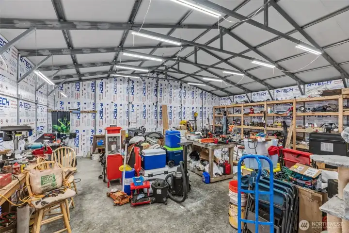 Insulated 36x40 shop work bench shelves