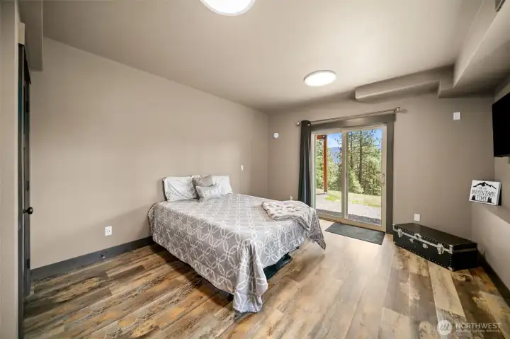 Third large bedroom with mountain views & direct access to outside