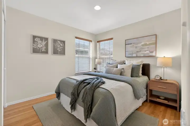 2nd upstairs bedroom with real oak hardwood floors