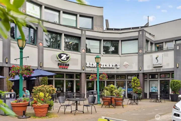 Conveniently located at the intersection of desirable Green Lake & Greenwood. Offering easy access to retail, the lake & public transit options.