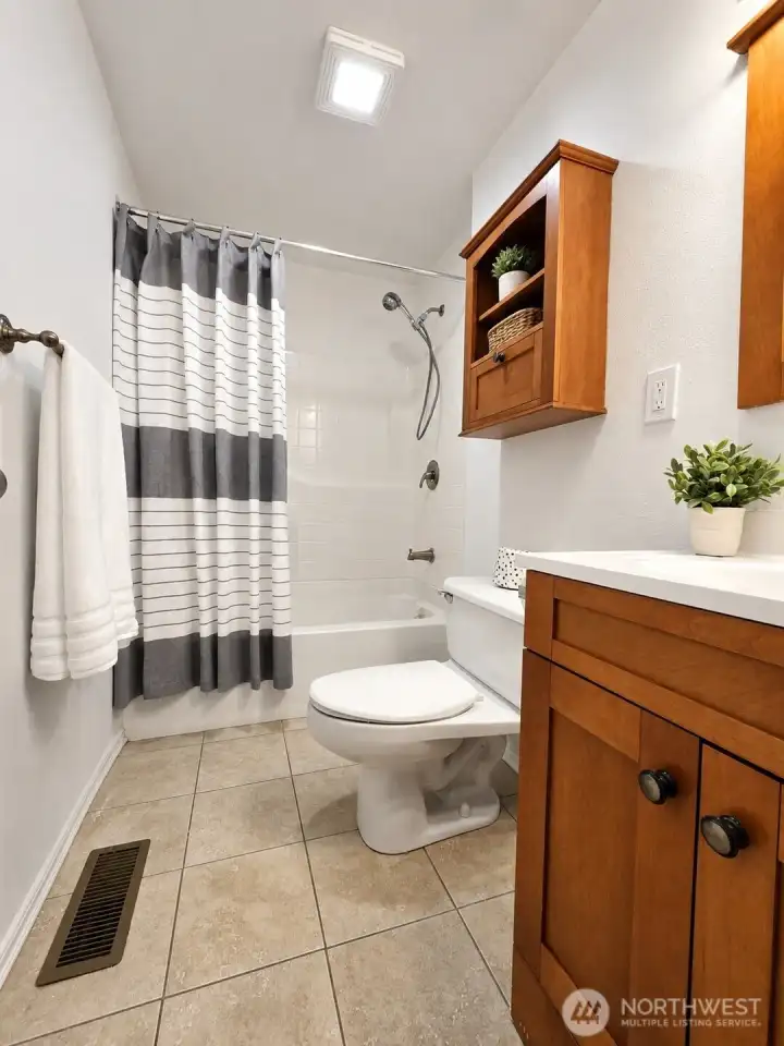 En-suite Bathroom -