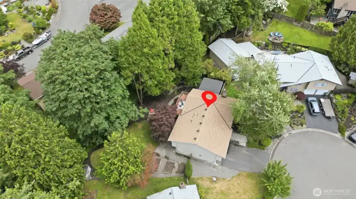 Generous lot size, private setting, end of cul de sac Generous lot size, private setting, end of cul de sac