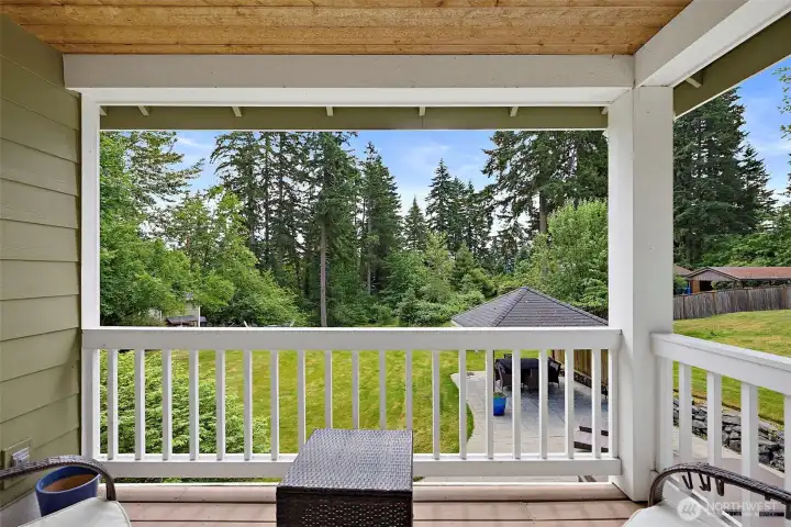 Outdoor covered deck just off family room- great for easy bbq'ing.