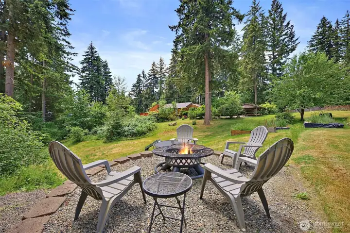 Grab the marshmallows, crackers and chocolate for a quiet evening by the firepit.