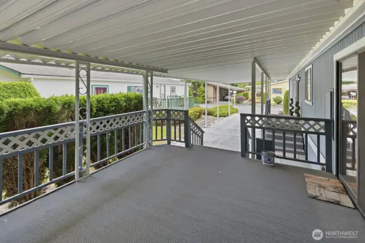 Entertainment-size covered deck Entertainment-size covered deck