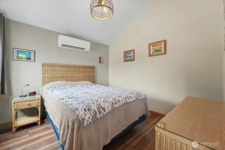 Second upstairs bedroom
