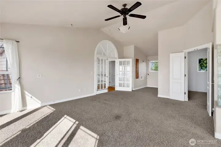 Fixer estate with expansive primary bedroom