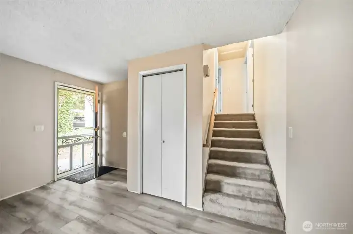 Entry opens to the spacious living room. Entry opens to the spacious living room.