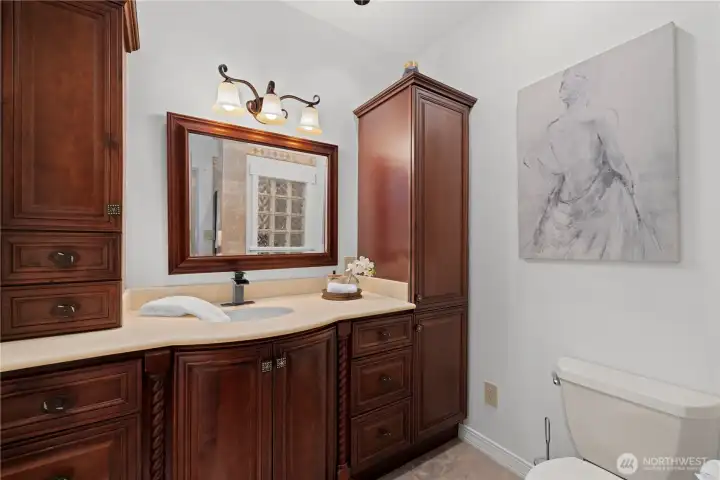 Primary ensuite bathroom.