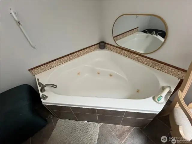 Jetted Tub Upstairs Bathroom