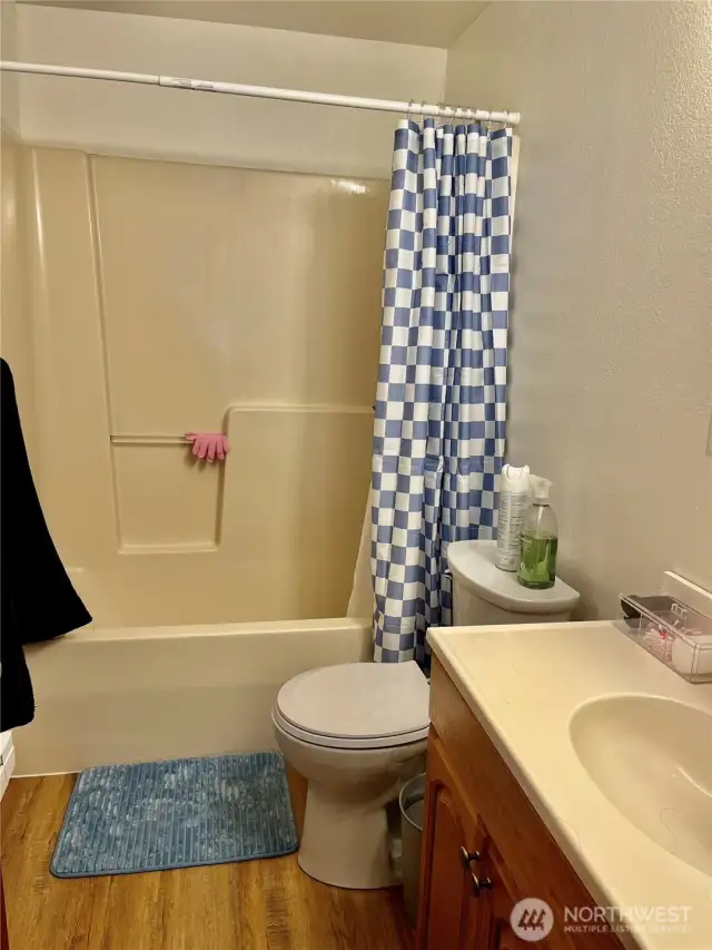 Unit 2 Full bathroom