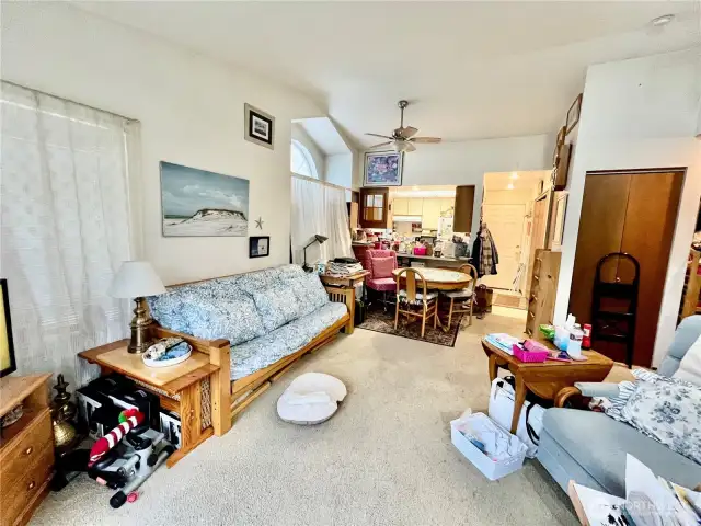 Unit 4 Living room/dining room