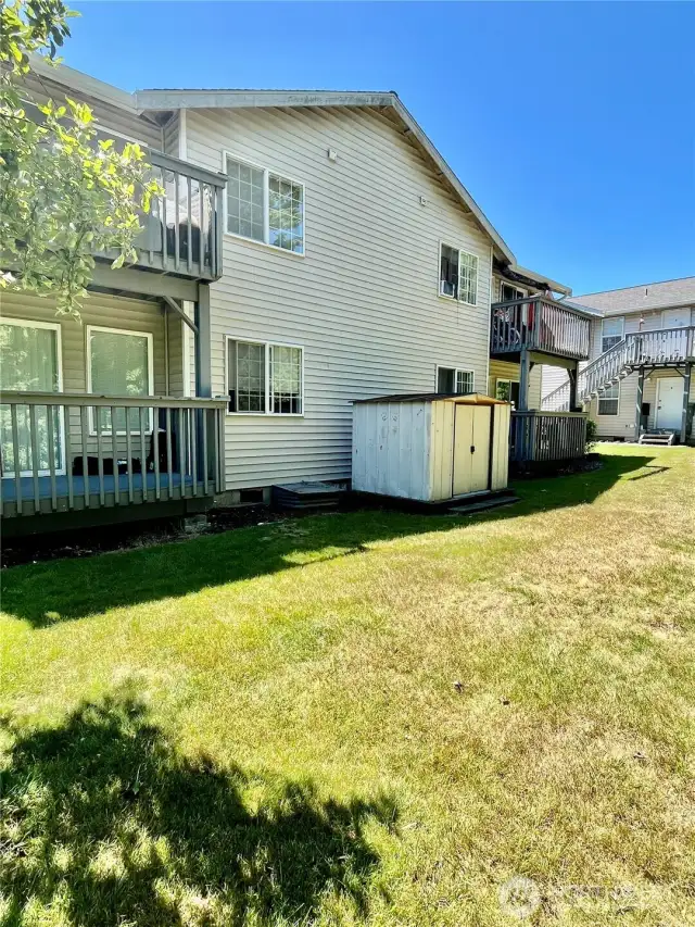 side of 4 plex
