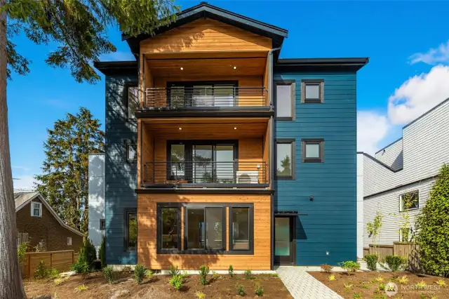 Extraordinary Townhome in the Heart of vibrant Wallingford@