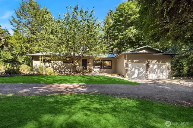 Classic Rambler, Zoned r2 = 20,000 Sq ft lot so Divisible with COBI Approval