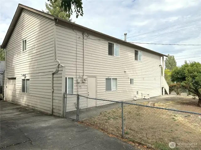 Side Yard from Back & Garage/Parking